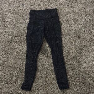 Athleta black and white leggings